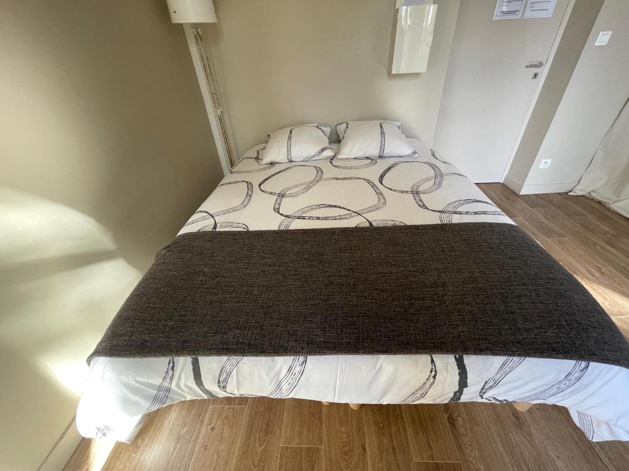 Appartment Les Suites Du Parc Безансон Номер фото