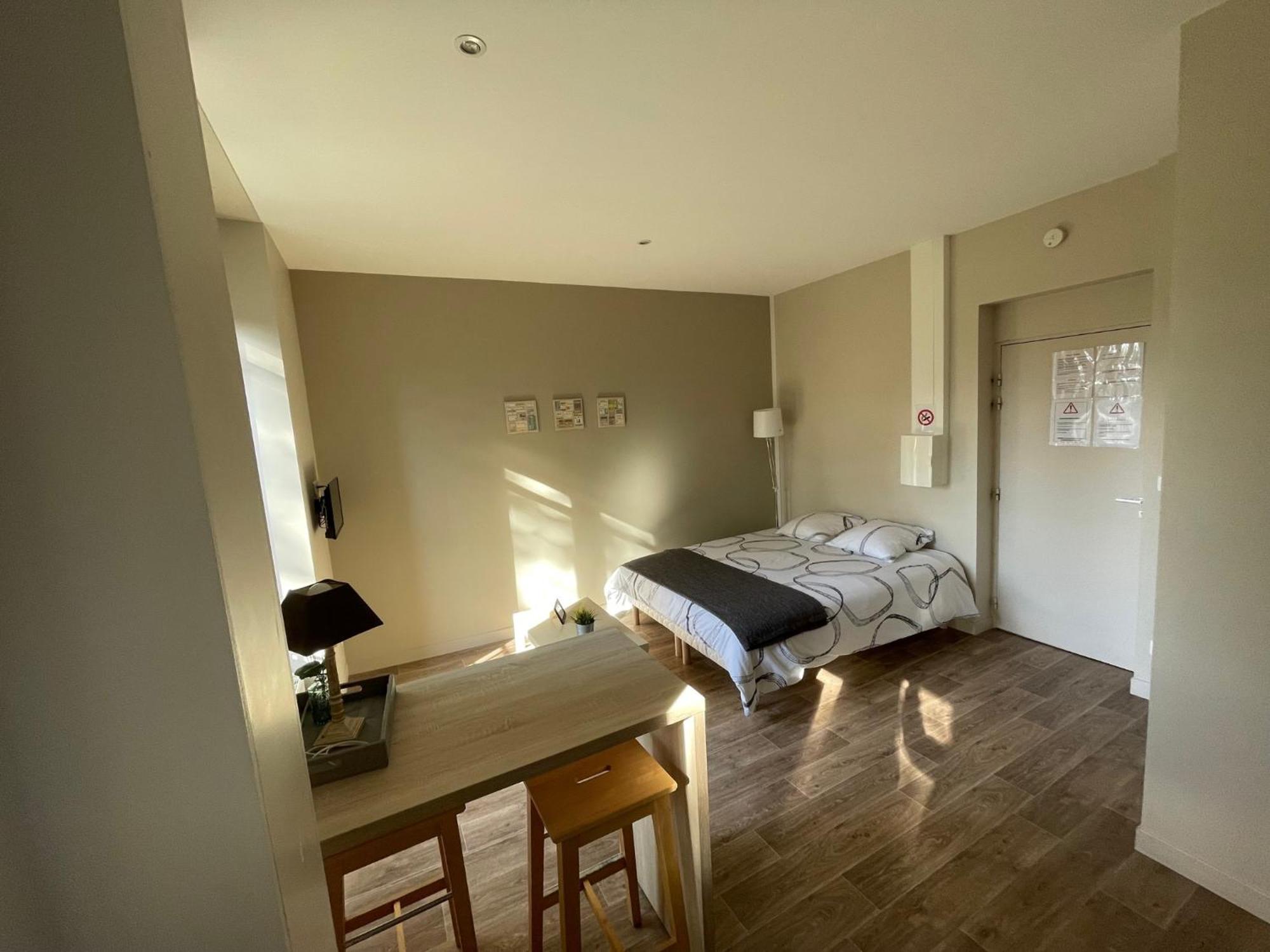 Appartment Les Suites Du Parc Безансон Номер фото