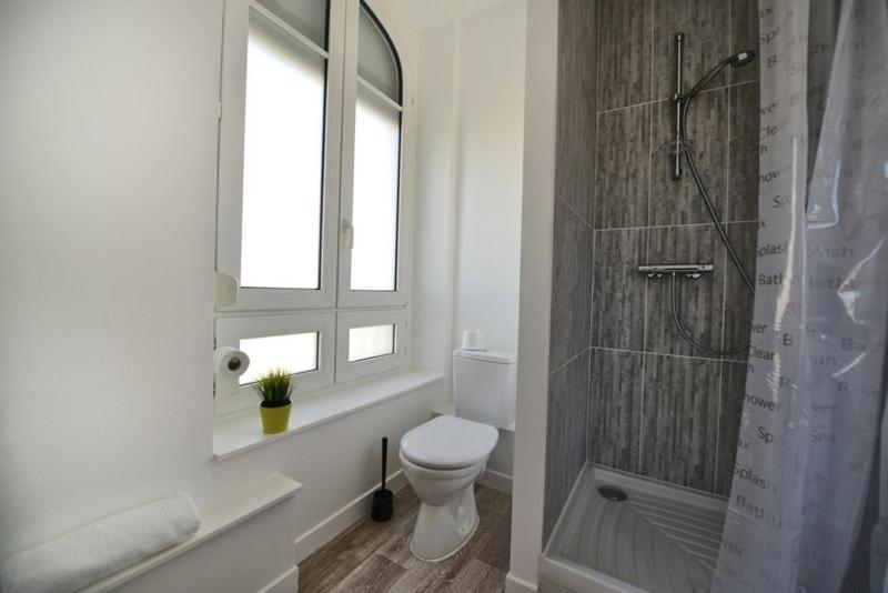 Appartment Les Suites Du Parc Безансон Номер фото