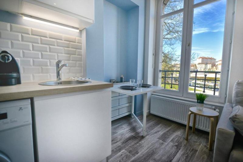 Appartment Les Suites Du Parc Безансон Номер фото
