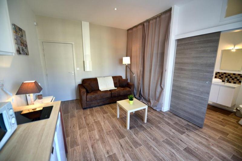 Appartment Les Suites Du Parc Безансон Номер фото
